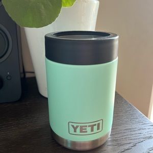 Yeti 12oz Insulated Can Coozie